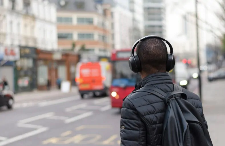 Best Noise-Cancelling Headphones for Travel